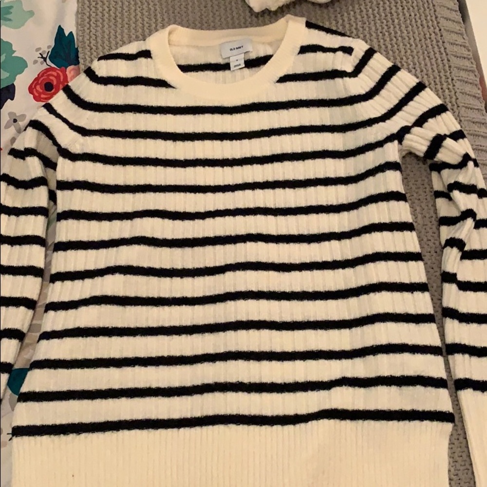 Old Navy sweater